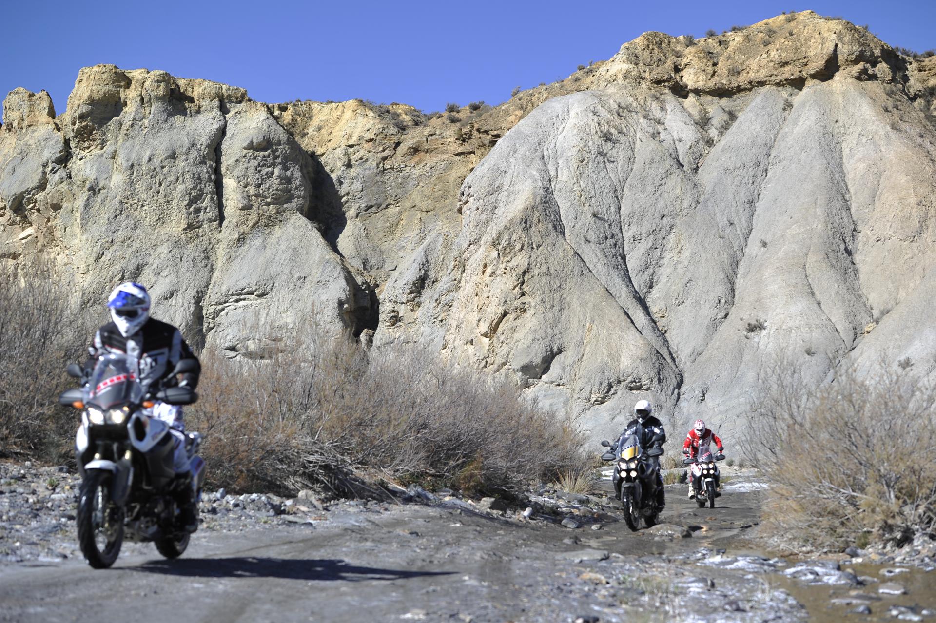 Supertènèrè Yamaha moto guado canyon